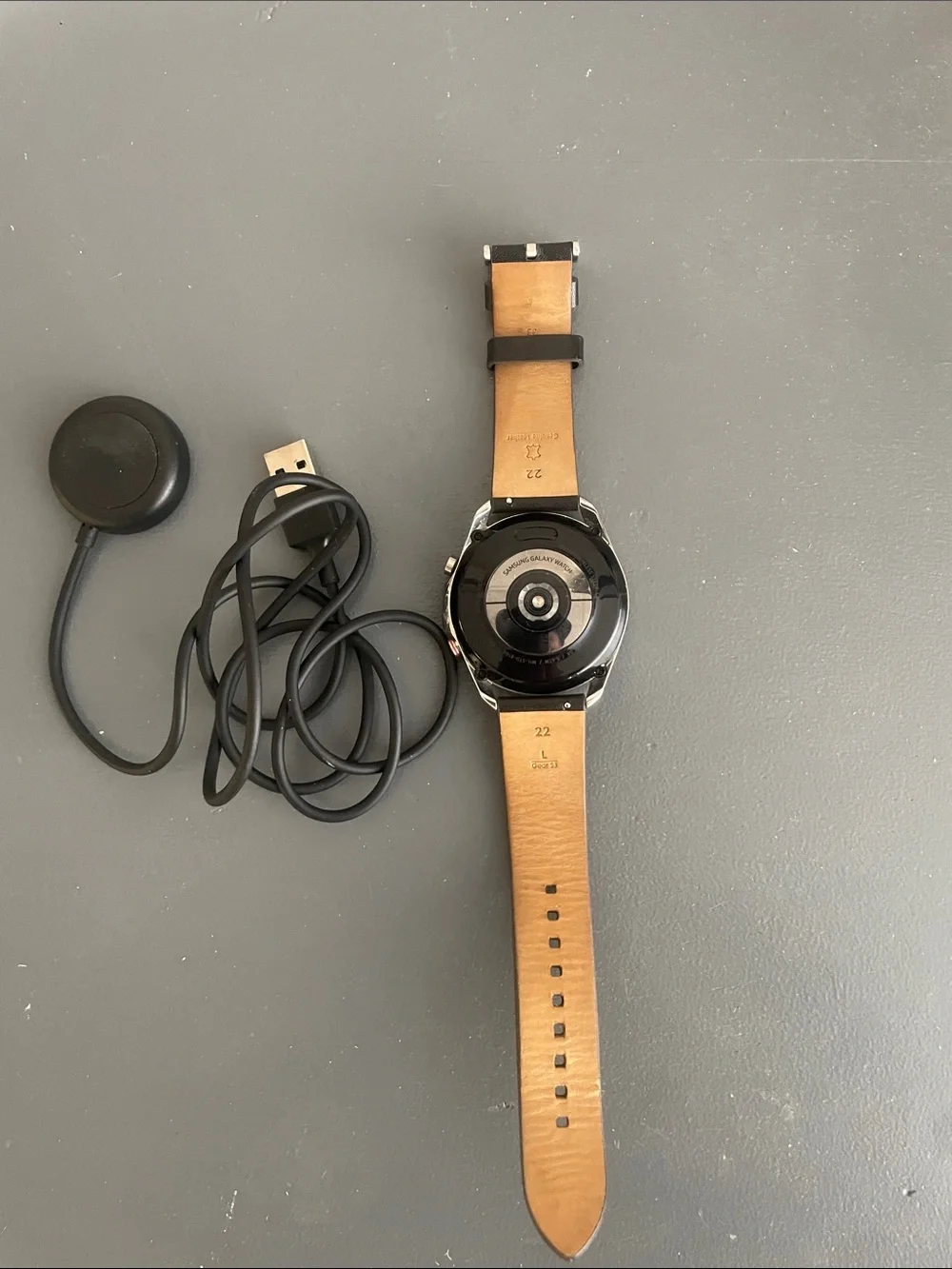 Samsung Black Leather Strap Smartwatch with USB Charger